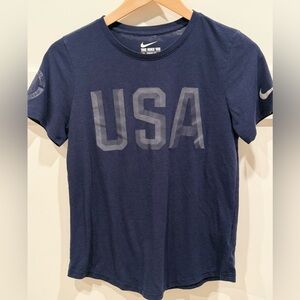 Official Team USA 🇺🇸The Nike Tee Athletic Cut Sz Medium Navy